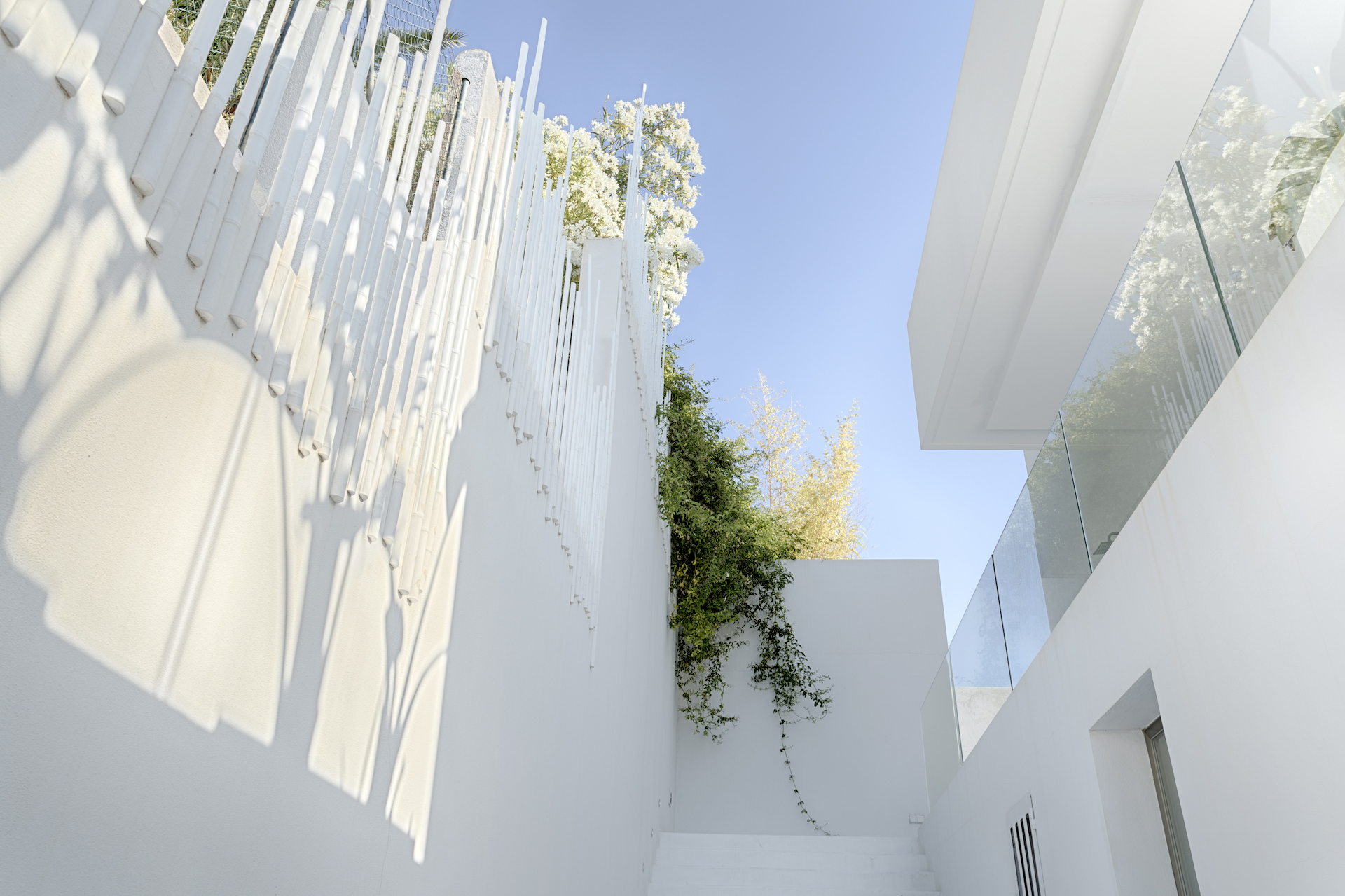 Resa estates villa skyhigh for rent moder luxury art.jpg